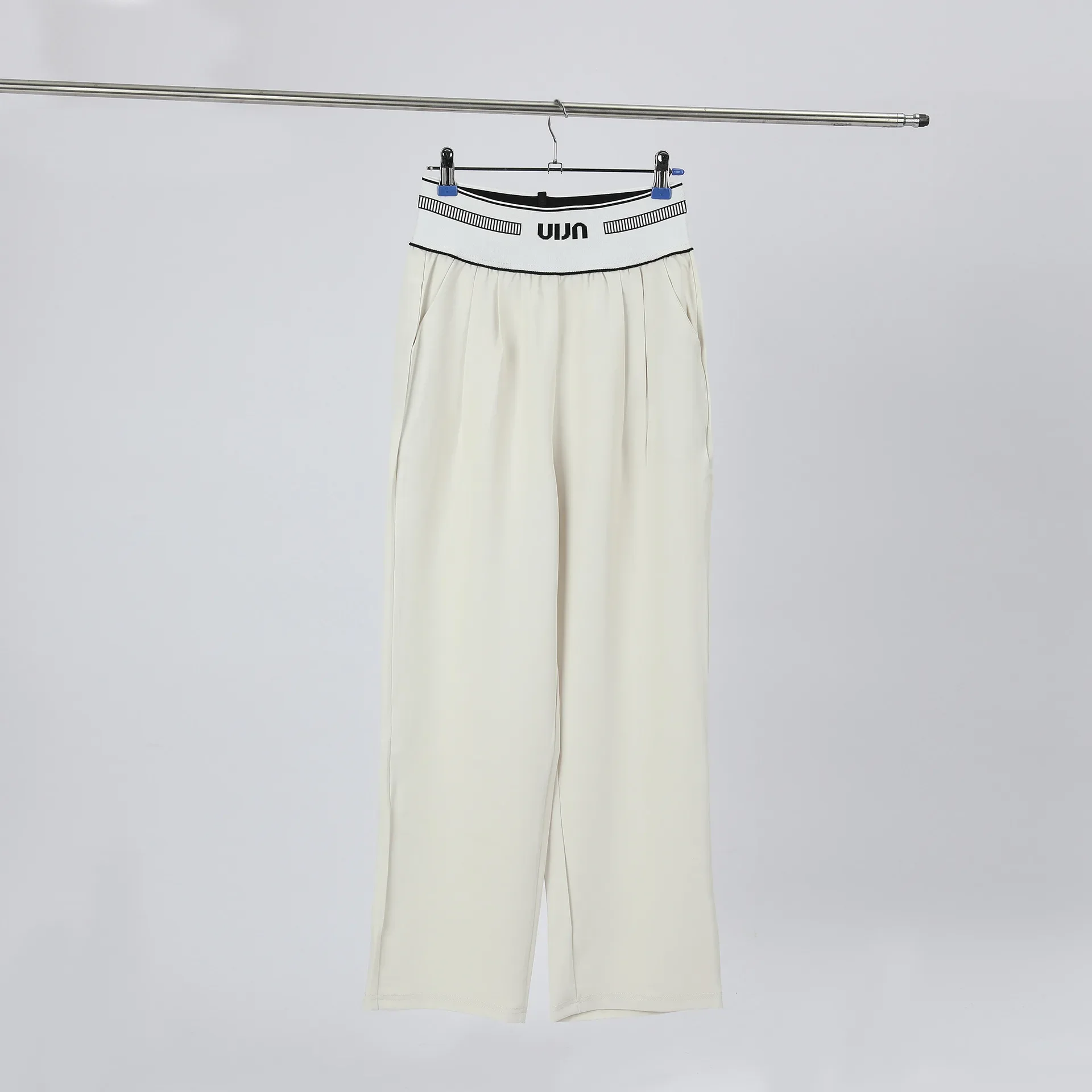 بدلة تنحيف نسائية لربيع وصيف 2024 جديدة غير رسمية...