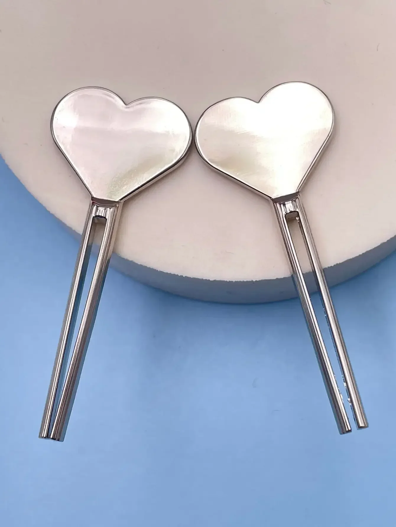 Description Picture 6 of item1/2pcs-Creative Toothpaste Tube Squeezer Simple Toothpaste Roller Stainless Steel Labor Saving Toothpaste Tube Wringer Presser