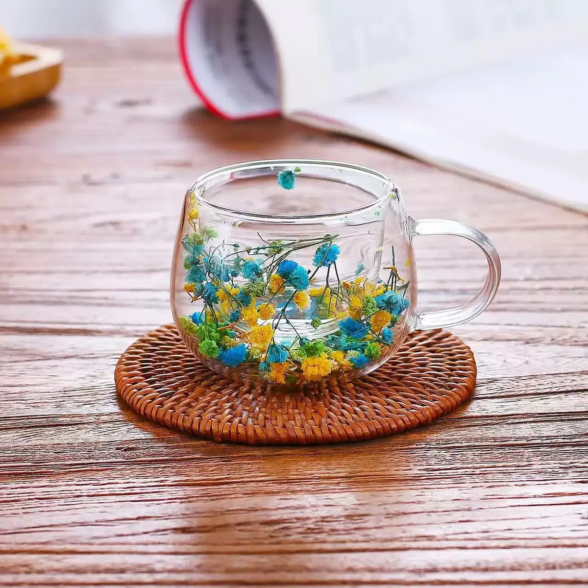 Tazza da caffè in vetro con fiori secchi a doppio strato da 350 ml, resistente alle alte temperature, con manico, tazza da tè al latte decorativa con fiori secchi