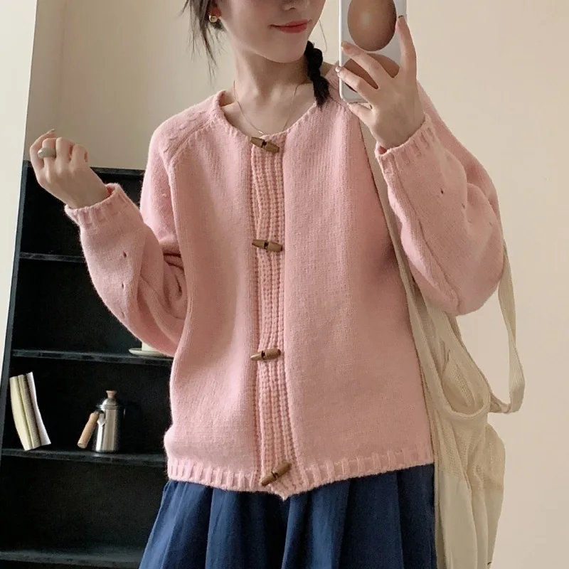 

Horn buttons, dropped shoulder sleeves, sweater, high-end knitted cardigan, women's autumn and winter languid outwear