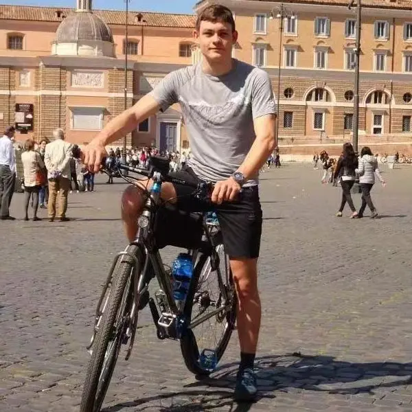 Flying Global Bike Store