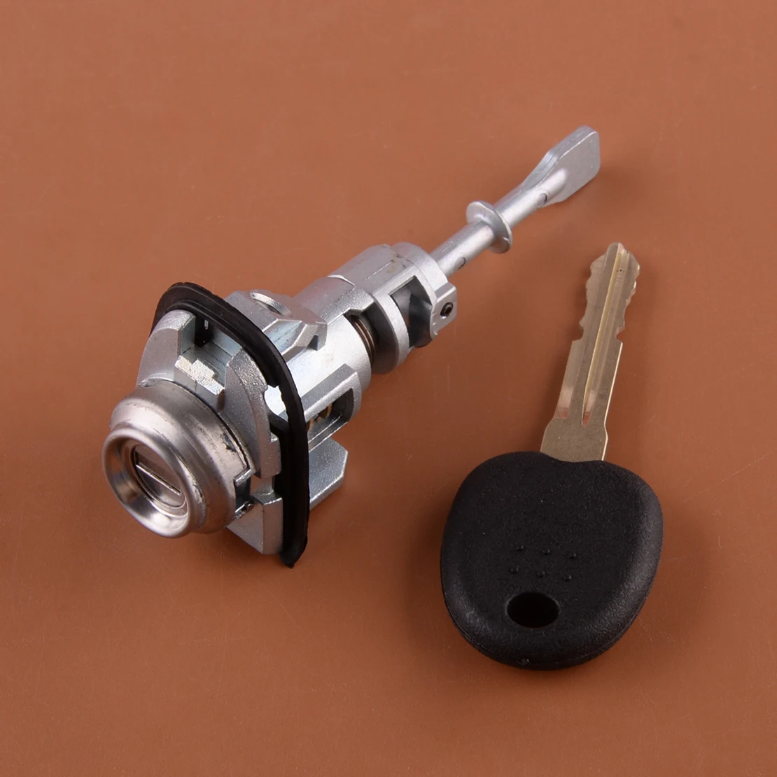 

Цилиндр замка передней двери автомобиля из серебристого цинкового сплава с одним ключом, подходит для Kia Forte Koup 2010 2011 2012 2013 819701MA00