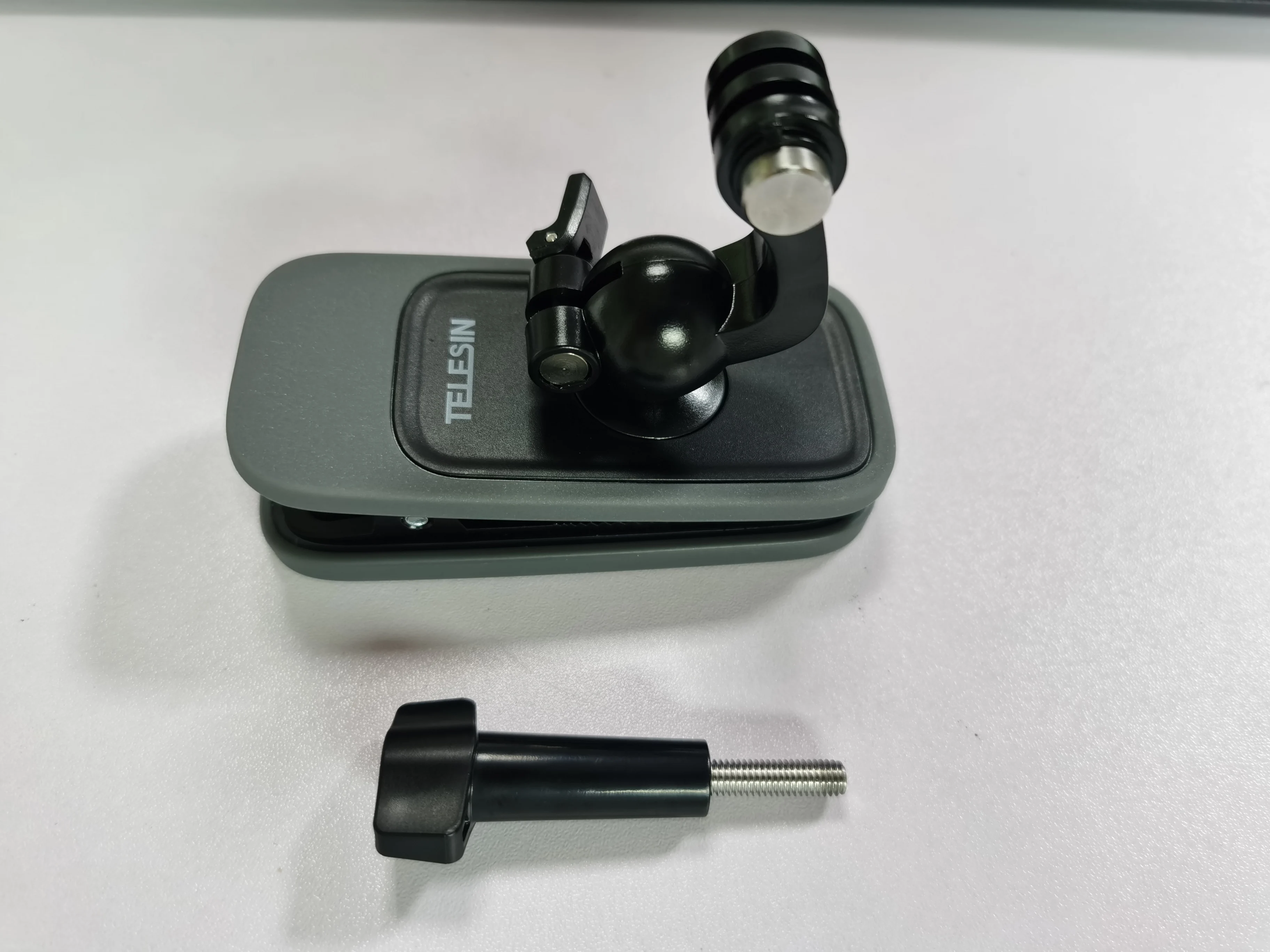 

TELESIN вращение на 360 ° магнитный зажим для рюкзака зажим для GoPro Hero 11 10 9 8 7 6 5 Insta360 DJI аксессуары для экшн-камеры