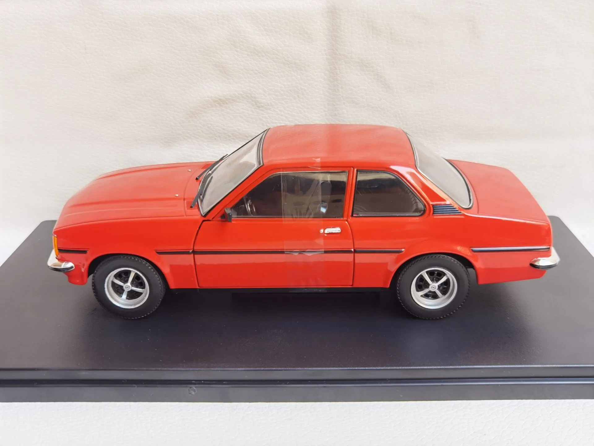 オペル アスコナB スポーツ ネオスケールモデル 1/43 Neo Scale Models 1/43 Opel Ascona B Sport Model Car | eBay