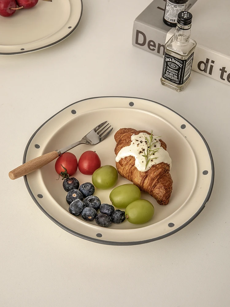 8.5 Inch Matte Dot Style Plate Ceramic Wave Point Plate Retro Irregular Dessert Home Use Tableware Serving Beige