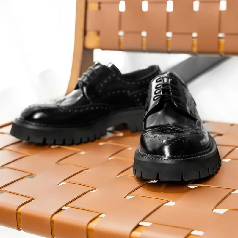 Retro Patent Leather Mens Formal Shoes Luxury Handmade Quality Genuine Leather Black Platform Wedding Brogues Business Shoes Man