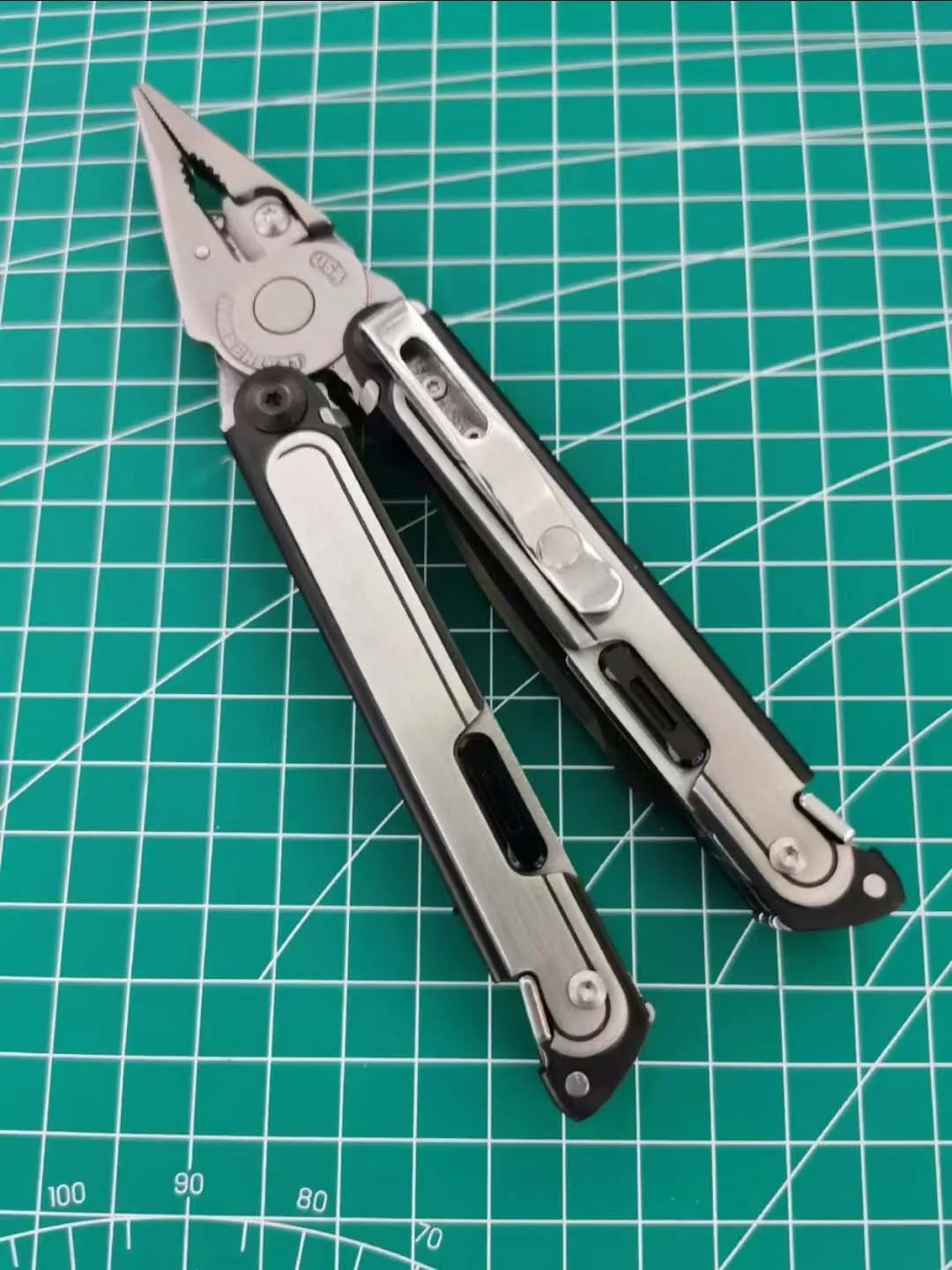 1 Pezzo In Lega Di Alluminio Thumb Grip Tab File Push Button Saw Push Nuts Per Leatherman Arc