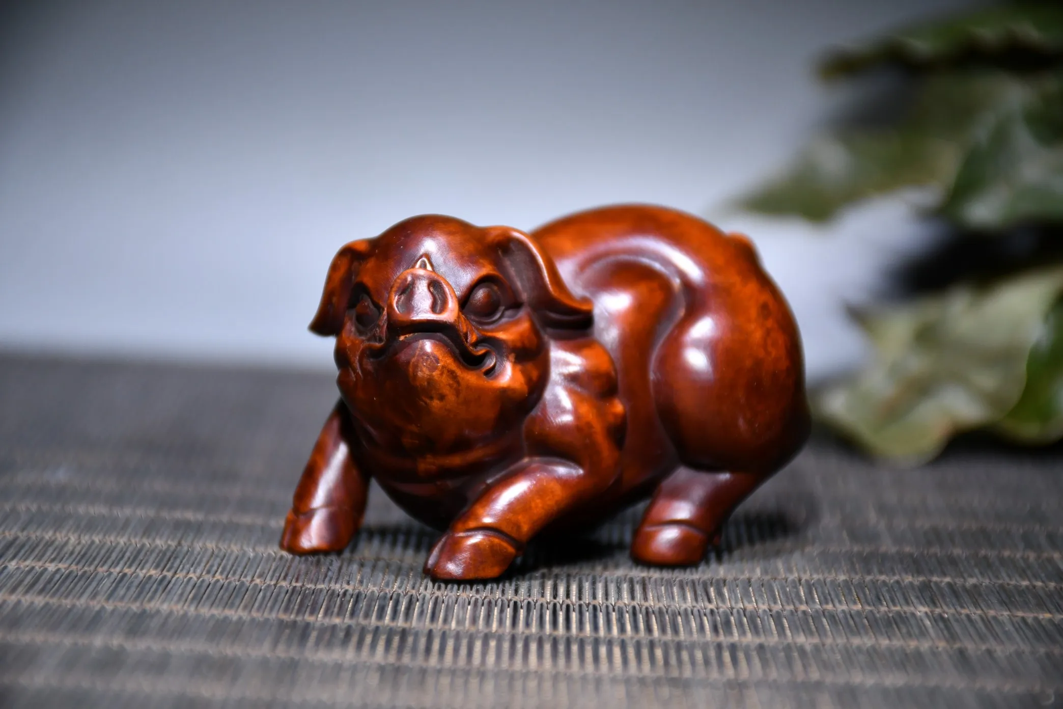 

3"Tibetan Collection Boxwood Zodiac Pig Fuzhu Zhaocai Pig Gather fortune office Ornament Townhouse Exorcism