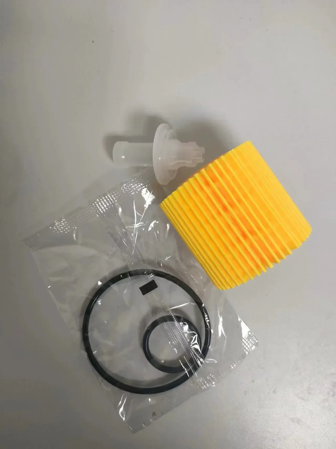 Car Oil Filter Car Filter Car Filter Set Oil Filter for TOYOTA COROLLA C-HR ALLION AURIS AVENSIS PRIUS RAV4 VERSO YARIS LEXUS CT200H NX200 04152-37010 04152YZZA6