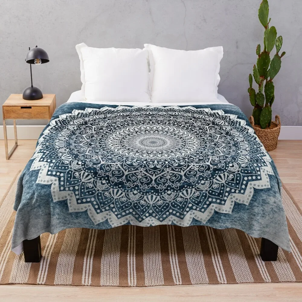 

COLD WINTER MANDALA Throw Blanket Luxury St Picnic Retros Blankets