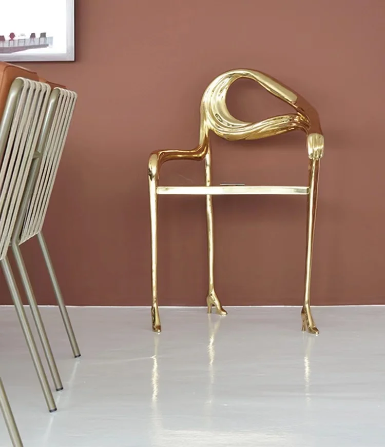 Рисунок 3 - Обеденный стул из чистой латуни