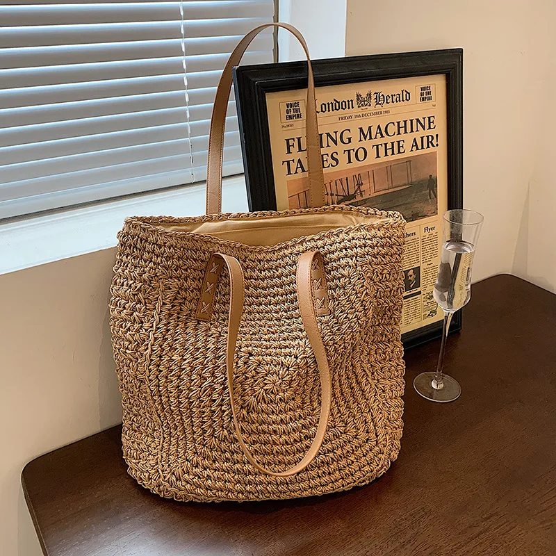 Women Straw Crossbody Bag Beach Handmade Rattan Shoulder Bags Hand Woven Leather Straps Straw Clutch Purse Vacation, Black, One Size