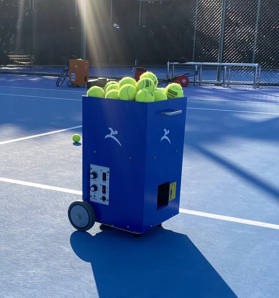 RobotTennisServeMachineIntelligentAutomaticTennisLauncherTennisTrainingShooting