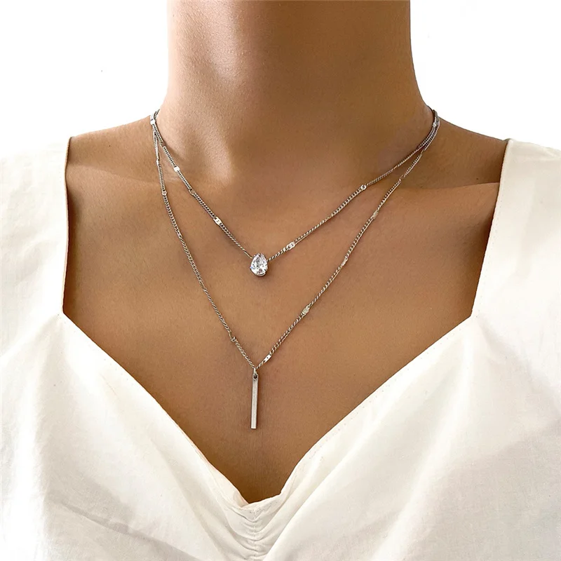 Keywords: Crystal Geometric Women Charm Necklace.