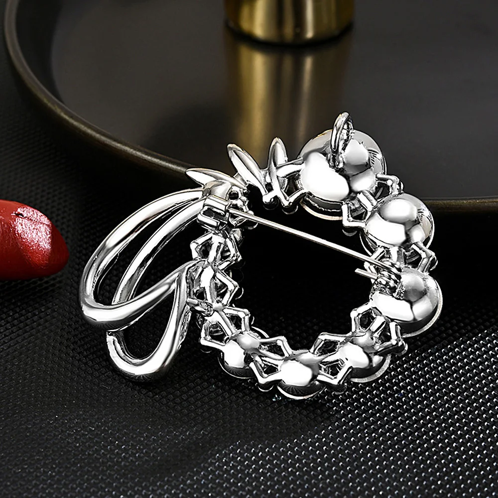 2024 New Fashion Creative Personality Cooper Crystal Glass Brooch Corsage Women's Accessories New Women's Pin Gift