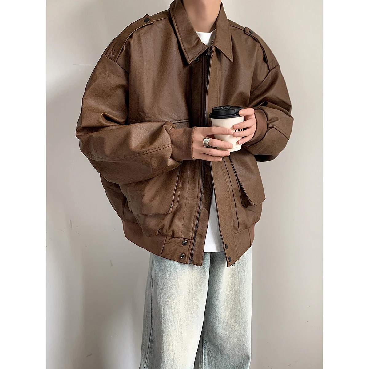 

2023 Men's Multi Pocket Workwear Pu Leather Jacket Loose Fashion Trend Motorcycle Leather Jacket Coats Brown Color Outerwear