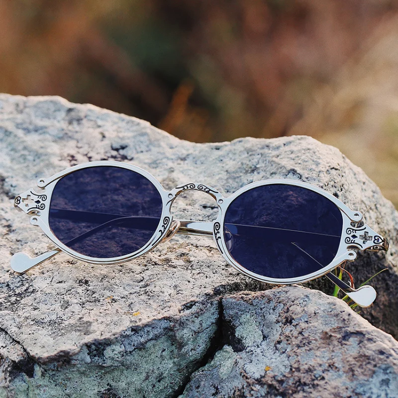 

Japanese Style Steampunk Oval Sunglasses Luxury Gothic Metal Frame Engraved Eyeglasses Street Shooting Eyewear UV400 Sun Glasses