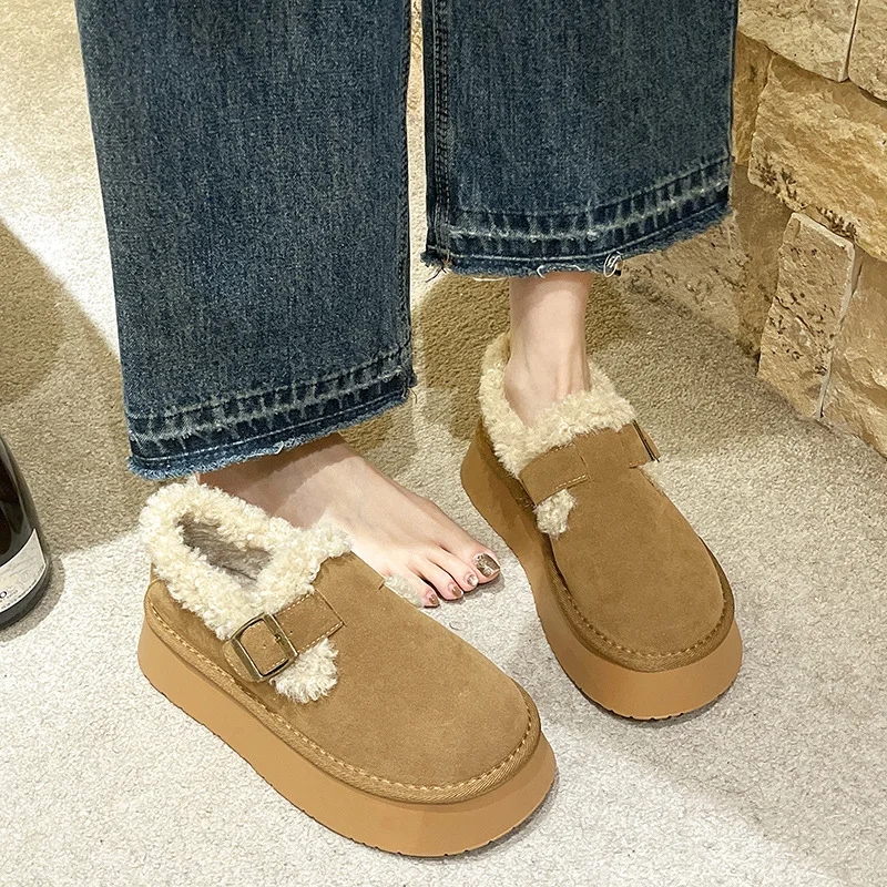 

Mao Mao cotton shoes for women to wear on the outside, with added plush and thick insulation, and one foot to wear bean shoes