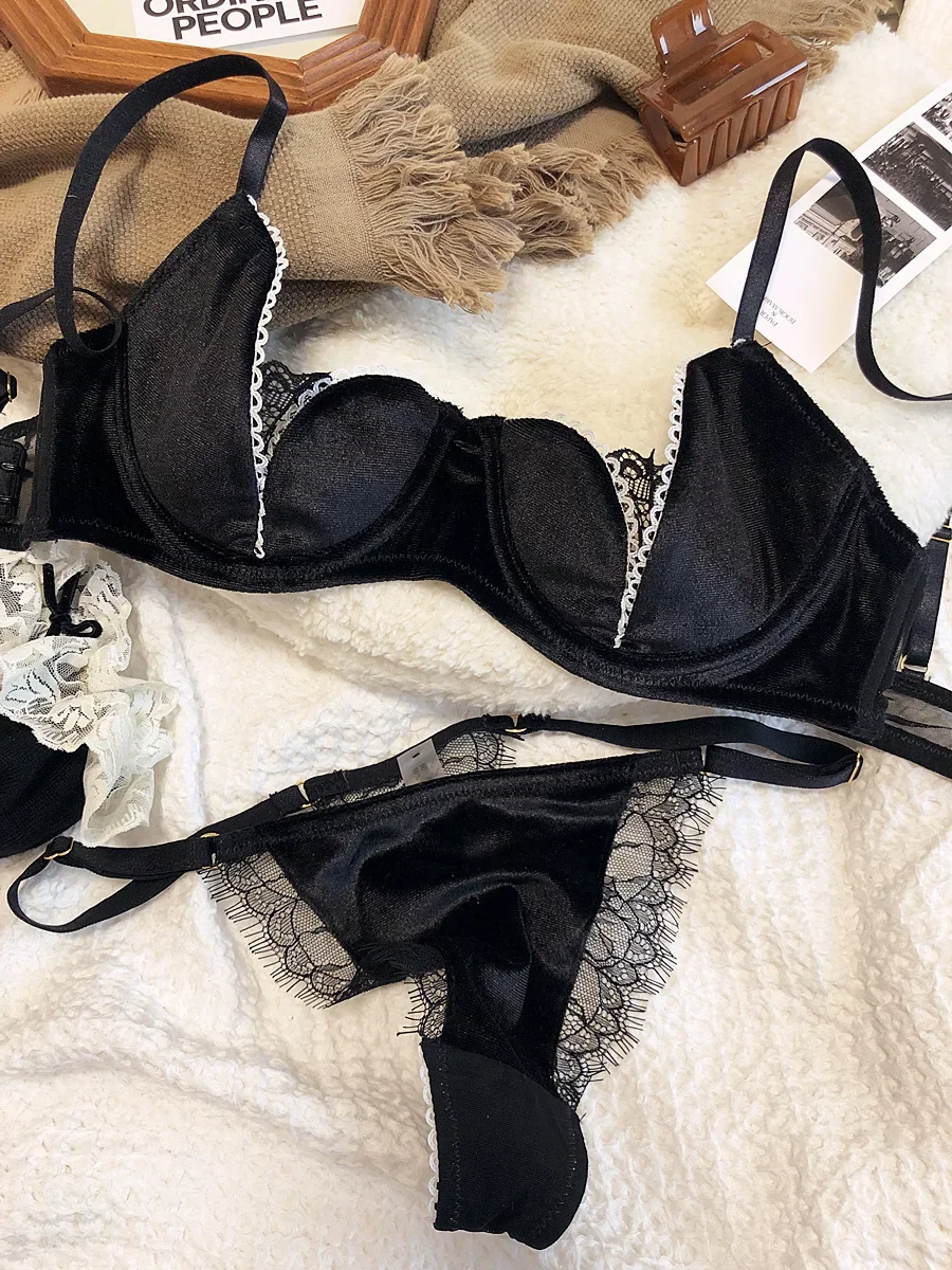 Conjunto de ropa interior de terciopelo para mujer, lencería fina