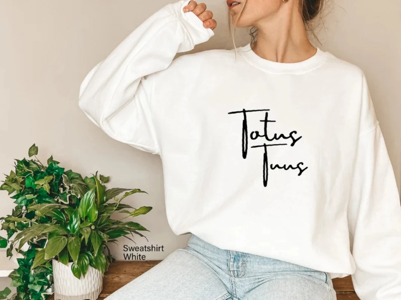 Minimalist Catholic Sweatshirt Totus Tuus Christian Bible Verse Religious Shirt Trendy Faith Pullover Top Winter Clothes Women