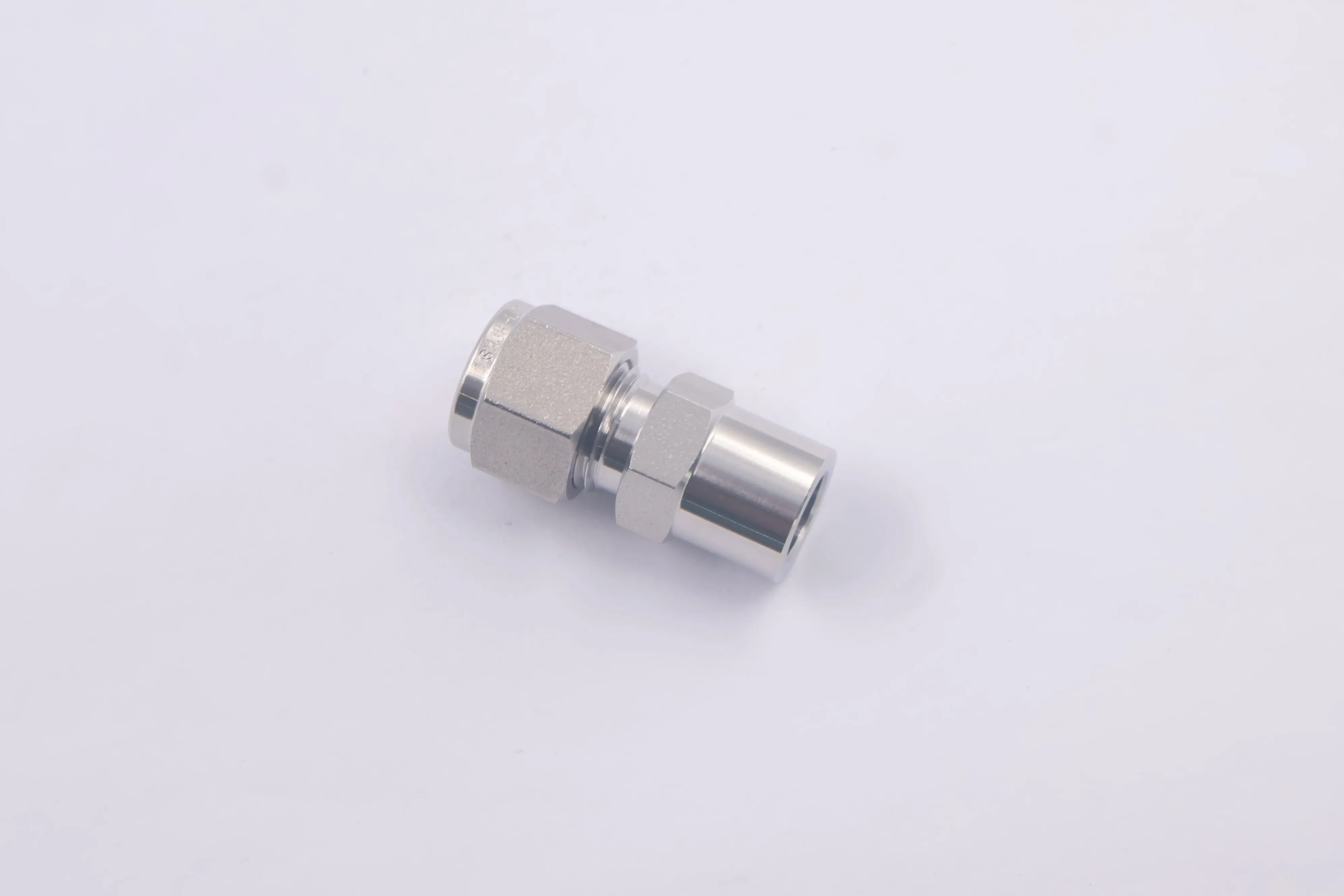 SS-600-6-6W, Tube Fitting, Tube Socket Weld Union, 3/8 in. OD, Can Combination with Swagelok