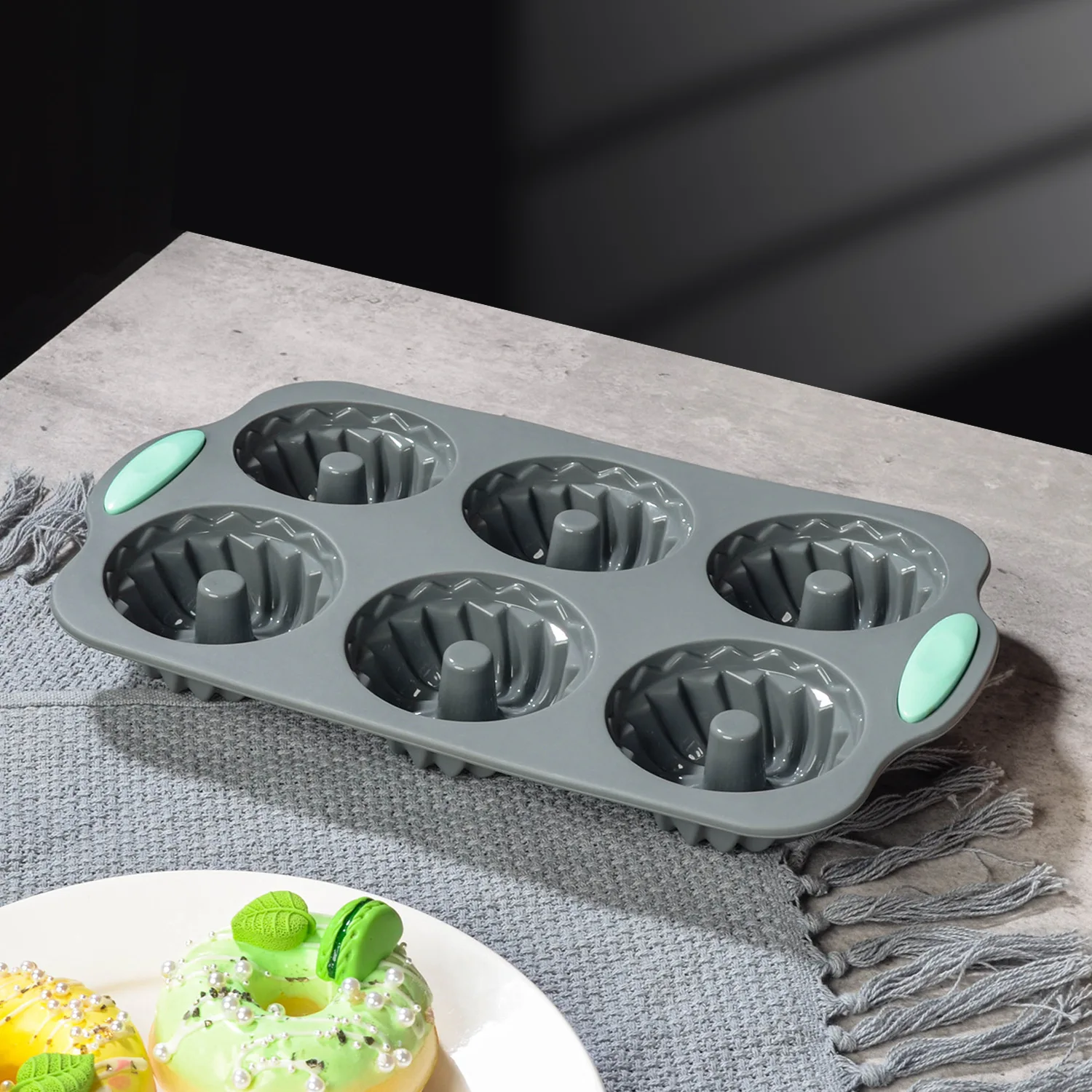 6 Hole Silicone Donut Mold Non Stick Donut Maker Baking Tray Reusable Donut Flower and Swirl Shaped Muffin Cake Mould Baking Pan