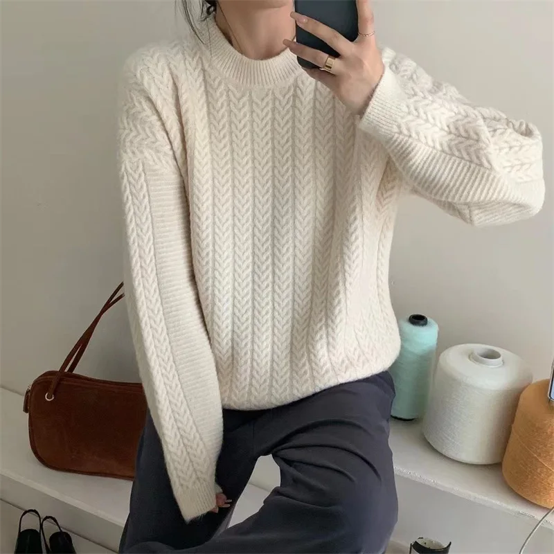 

Japanese Soft Waxy Round Neck Fried Dough Twists Pullover Sweater for Women in Autumn New Vintage Lazy Knitwear for Women