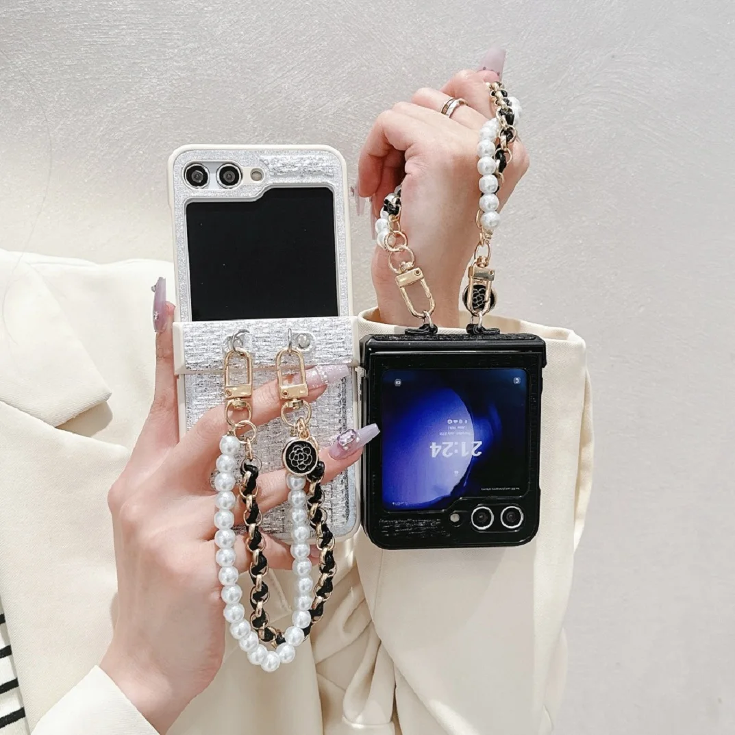 

3D Leather Case for Samsung Galaxy Z Flip3 Zflip3 zflip4 Zflip5 Phone Cover Samsung Z Flip 4 Z Flip 5 flip5 Pearl Chain Bracelet