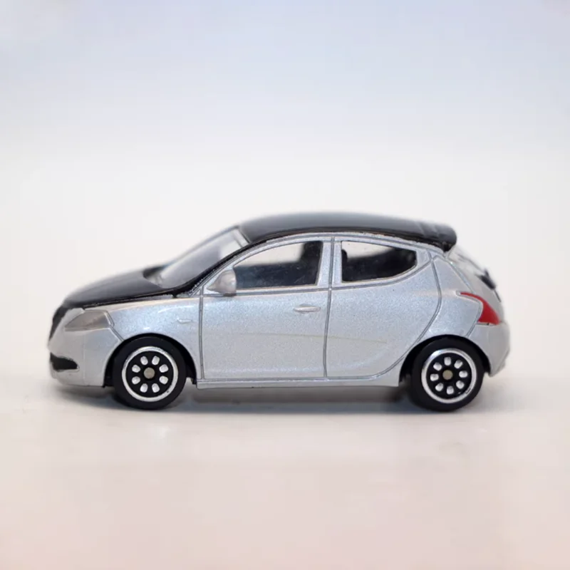 (소매 상자 없음, 페인트 결함 있음) 1/64 LANCIA Ypsilon 합금 자동차 모델 수집품 정적 마감 장식품 성인용 선물 장난감