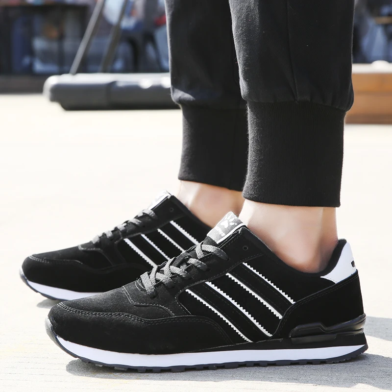 Hot Brand Male Sneakers Lightweight Leather Sneakers Men 2023 Breathable Running Shoes Men Outdoor Walkling Jogging Sports Shoes