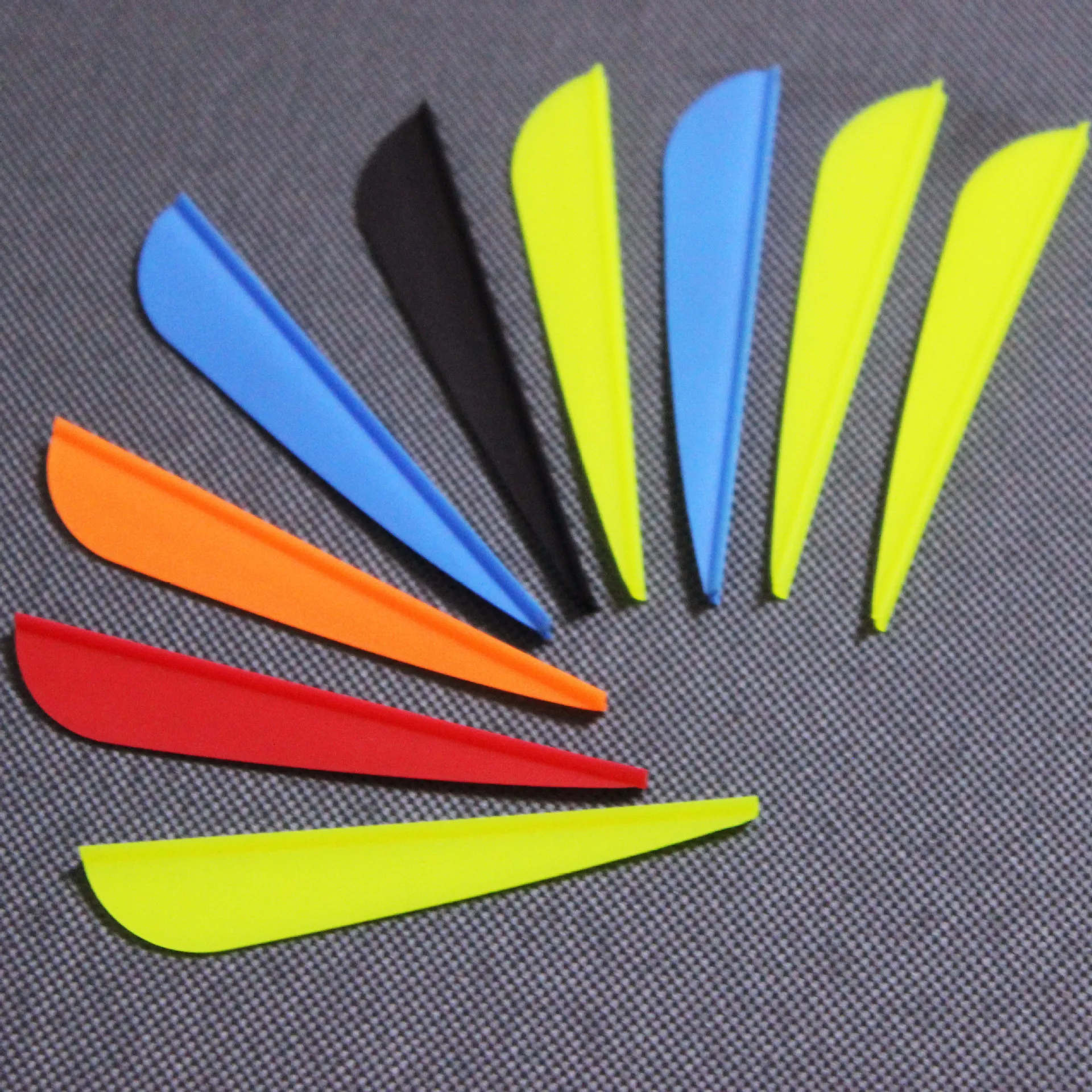 36pcs Hunting Archery 3inch Crossbow Archery Feathers 7Color Drop Shape Cut Fletching Rubber Vane Arrow DIY Archery Accessories цена и фото