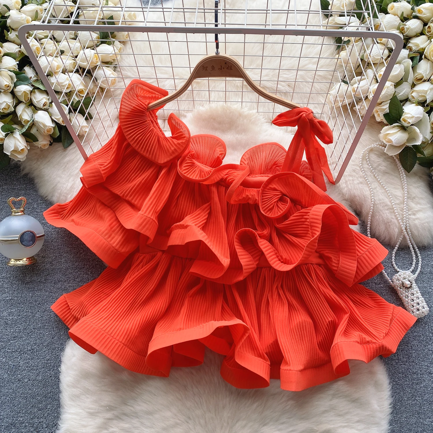 

Fashion women's pleated halter top off-the-shoulder solid color shirt