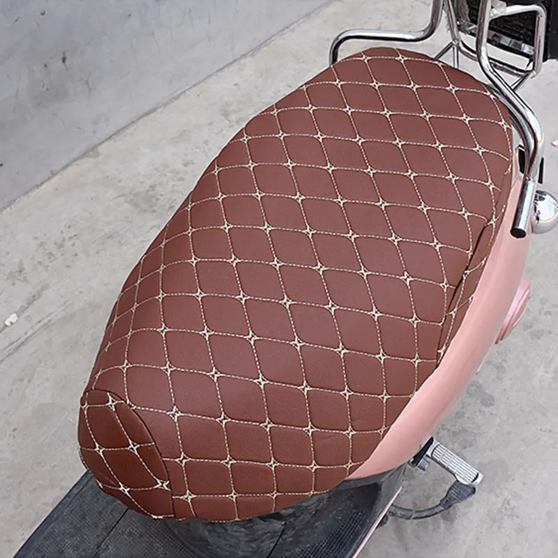 

Universal Motorcycle Cushion Cover Checkered Quilting Leather Seat Cushion Cover Sunscreen Waterproof Protector Insulation Pad