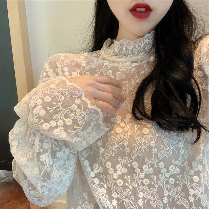 

Lace Turtleneck Women Blouse And Shirts Flare Sleeved Loose All Match Lady Elegant Buttoming Shirts Fashion Outwear Pulls Tops