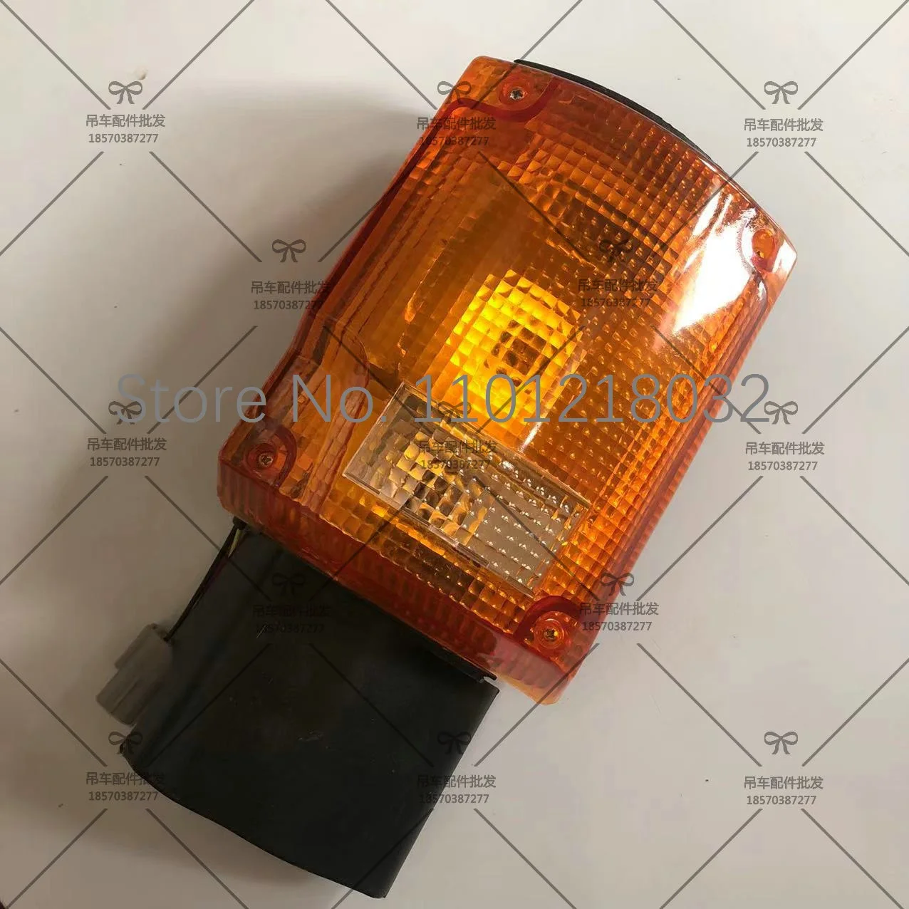 Crane side turn signal Old-fashioned Puyuan turn signal Zoomlion XCMG crane Headlight side light Turn crane accessories