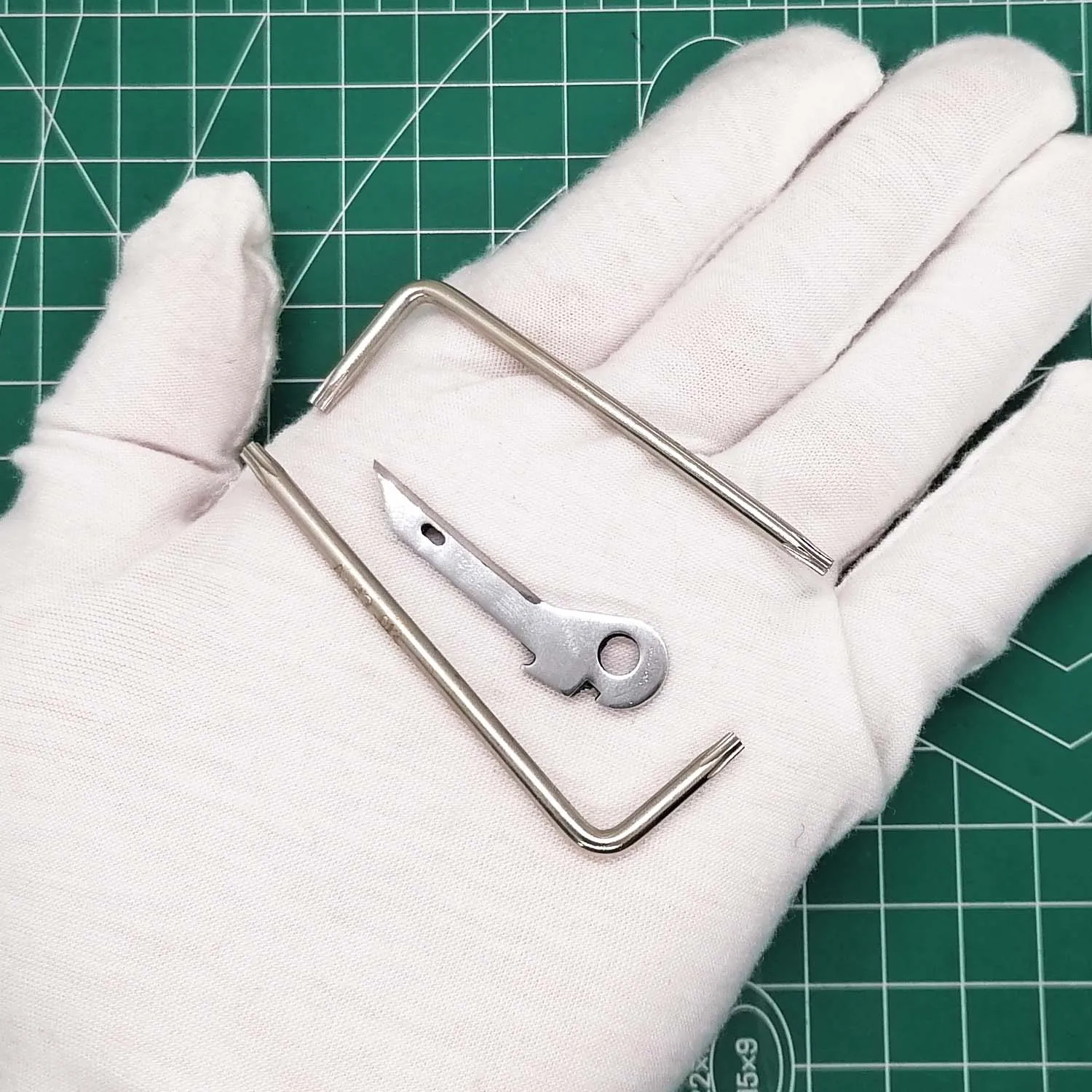 1 Piece 440c Heat Treated Modify Awl With Thread Loop for Leatherman