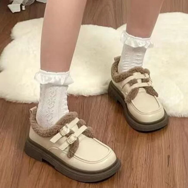 

Мягкие кожаные туфли в британском стиле с плюшевой подкладкой для женщин, новинка зимы 2024, Женские винтажные Туфли Мэри Джейн с пряжкой на ремешке, хлопковые туфли на толстой подошве