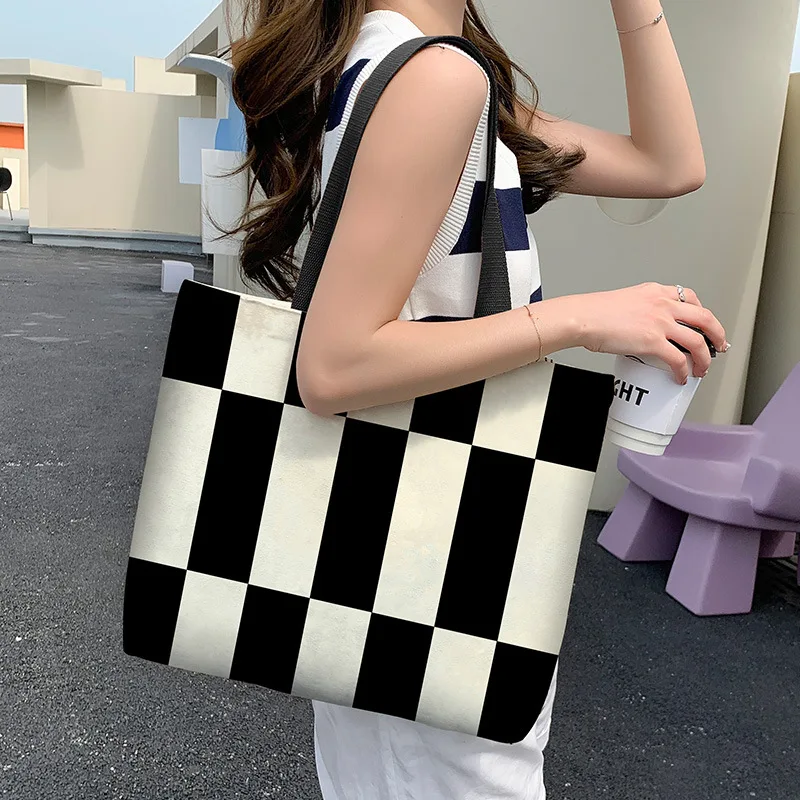 Geometric Pattern Shoulder Tote Bag