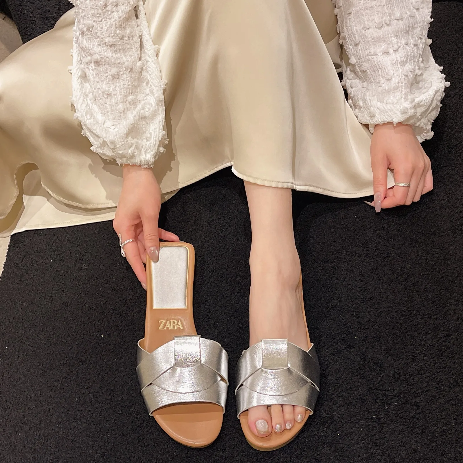 2024 Women's Slippers Open Toe Flat Women's Casual Slippers Women's Summer Shallow Sandals Brown Black