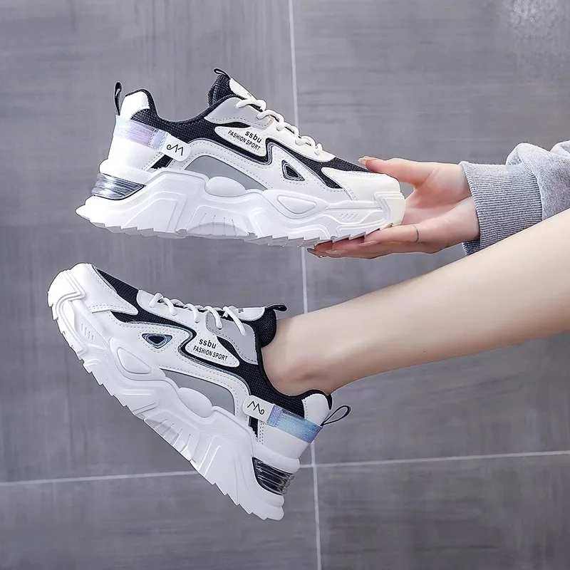 Baskets épaisses élégantes pour femmes