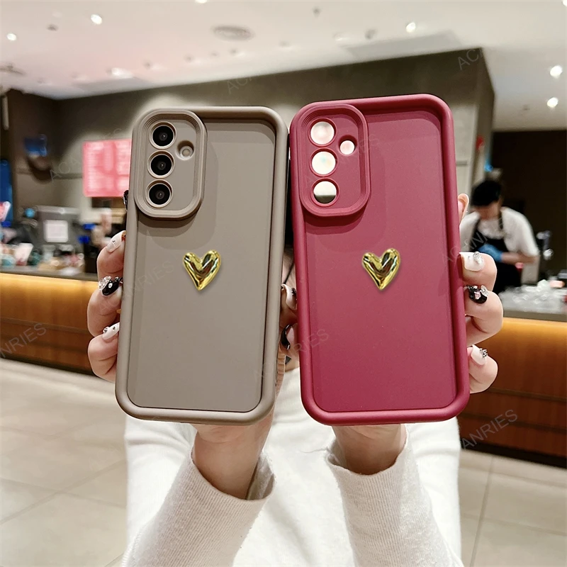 Elegant 3D Gold Heart Silicone Phone Case – Stylish Protective Back Cover