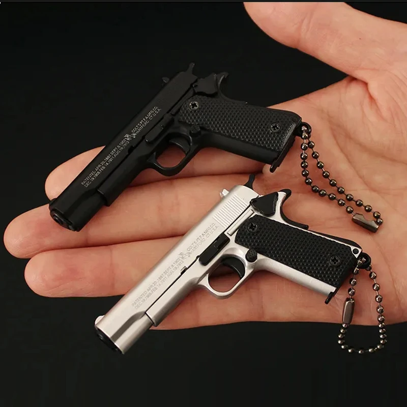 1:3 Alloy Colt M1911 Pistol Miniature Model Assemblable Fake Gun Toy  Keychain Backpack Pendant Decoration Gift Toy Boy