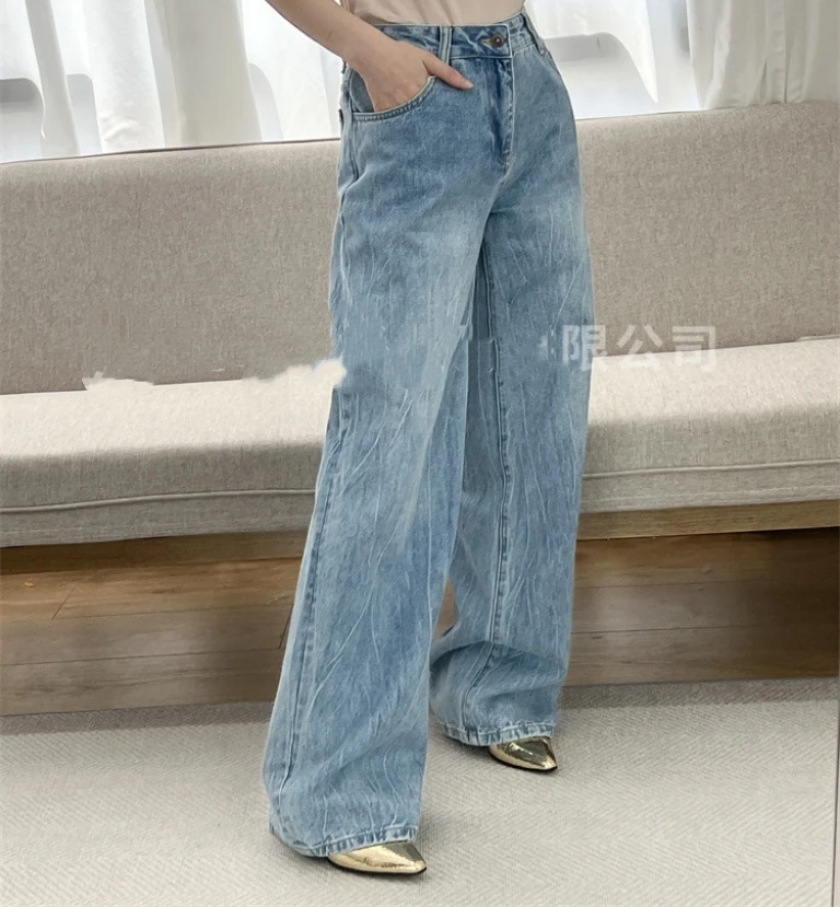 Vintage High-Waist Denim Style