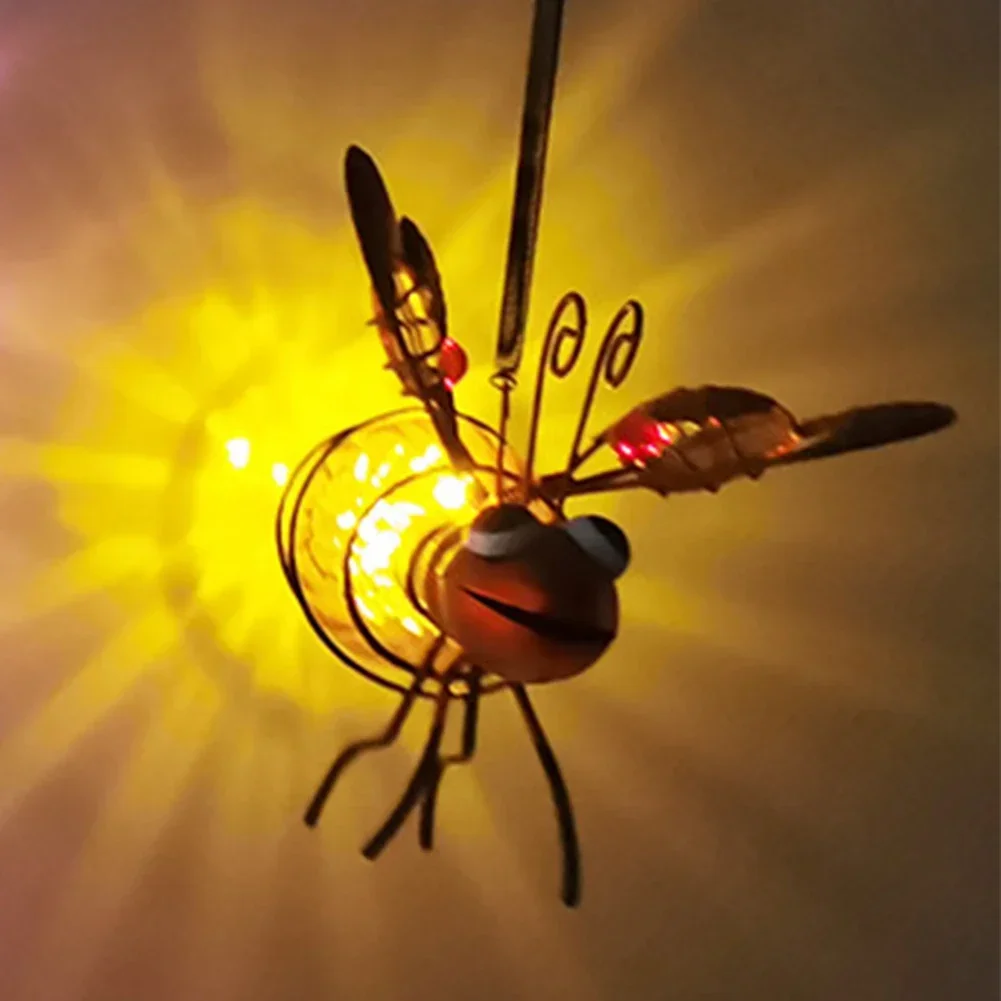 Flying Insects Lamp Solar Powered Hanging Bug Light Metal Hanging Garden Bug Light Ornament for Outside Lawn Decor Camping