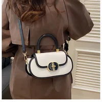 Sac à bandoulière carré élégant pour femme, style luxueux haut de gamme, design unique, sac à main multifonctionnel décontracté pour le travail et les week-ends 3