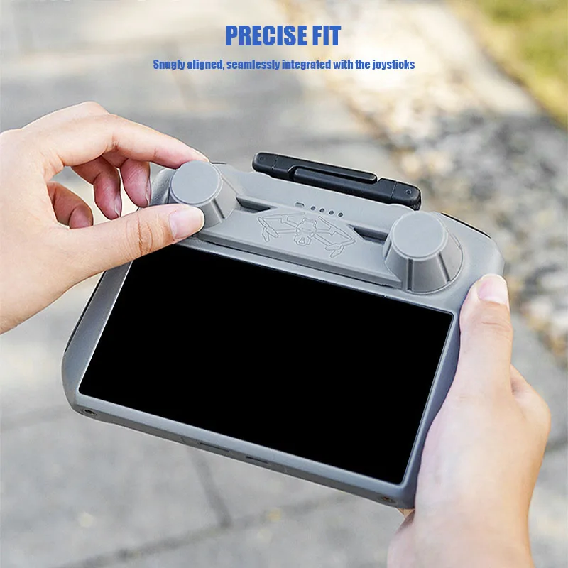 Protecteur de joystick DJI Mavic Flip installé, le TPU épouse parfaitement la forme du rocker pour une protection optimale.