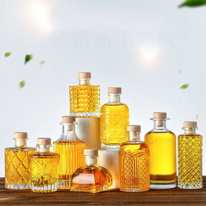 Description Picture 4 of itemCute small size outdoor lead-free wine glass bottle barware whiskey decanter Liquor decanter