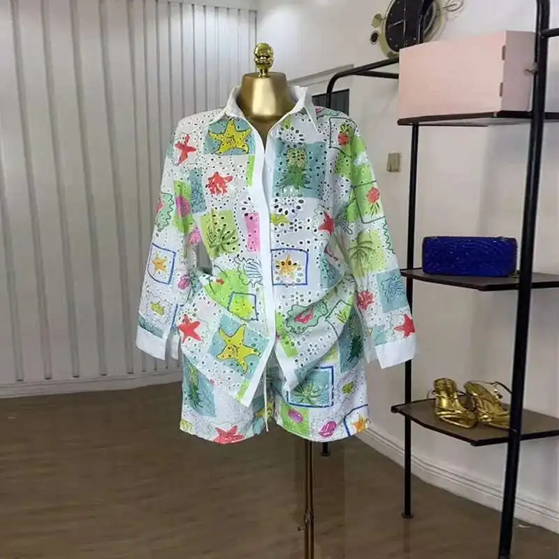 الملابس النسائية 2025 صيف جديد موضة مطبوعة الجوف خارج بدوره إلى أسفل طوق قميص طويل الأكمام السراويل مجموعة عادية