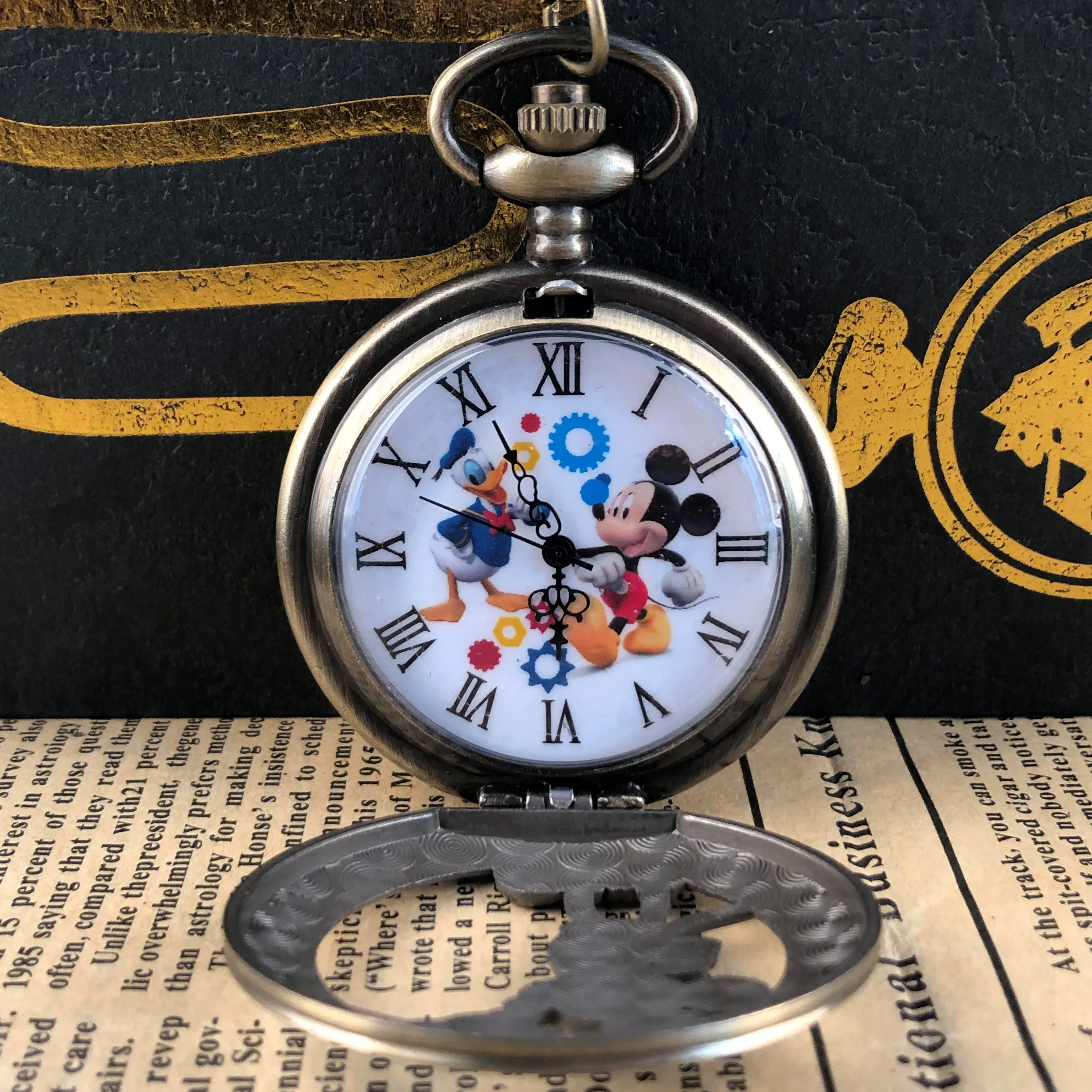 Classic Hollow Cartoon Mouse Quartz Pocket Watch Roman Numerals Popular Accessories Strap Chain Pendant Clock Men Women Gifts