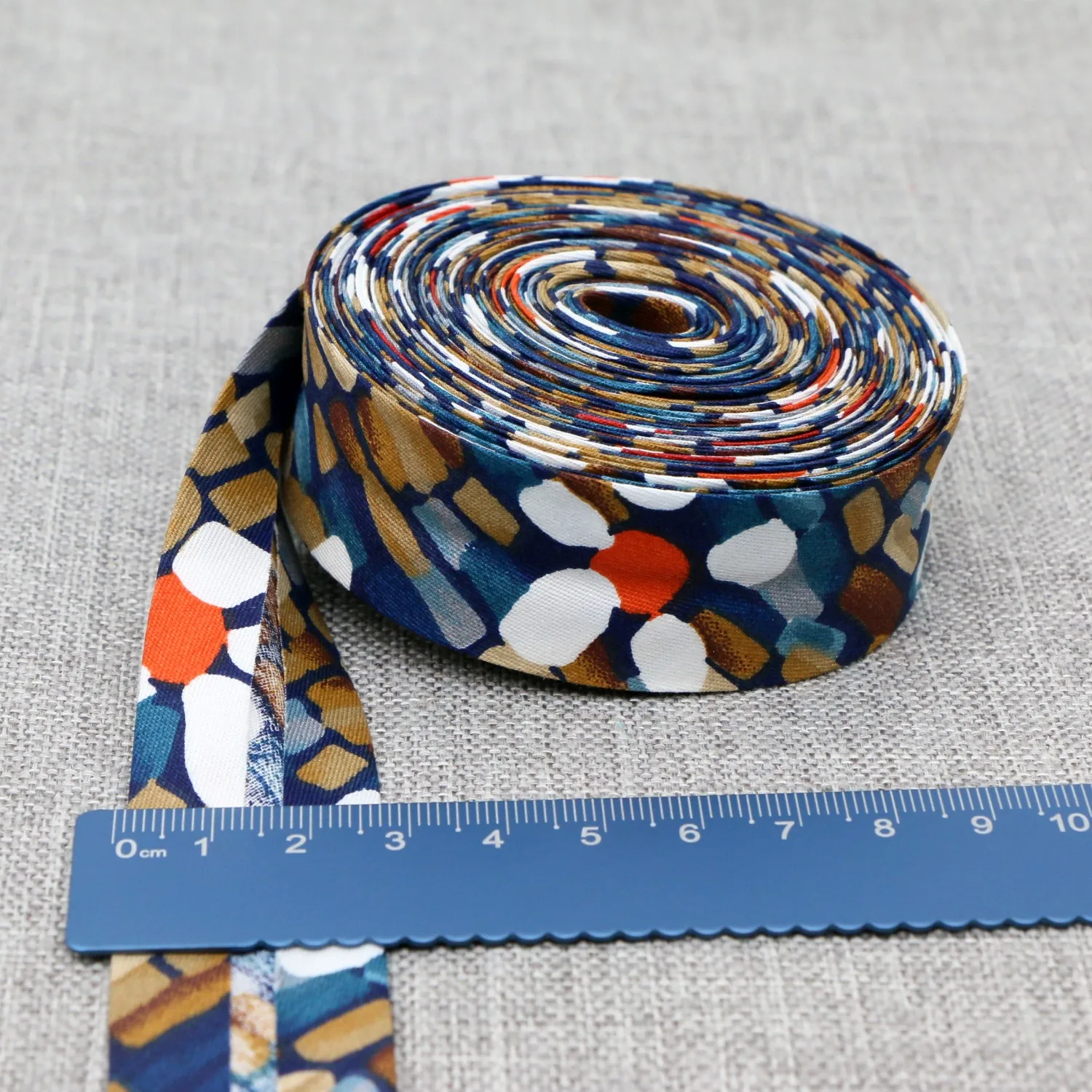 25mm/1 너비의 100% 면 인쇄 바이어스 테이프, DIY 봉제 가장자리 재료용 면 능직 바이어스 바인딩 테이프에 인쇄된 꽃